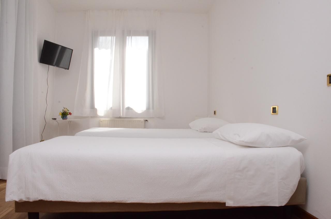 Locanda Dal Barba Villa Lagarina ภายนอก รูปภาพ